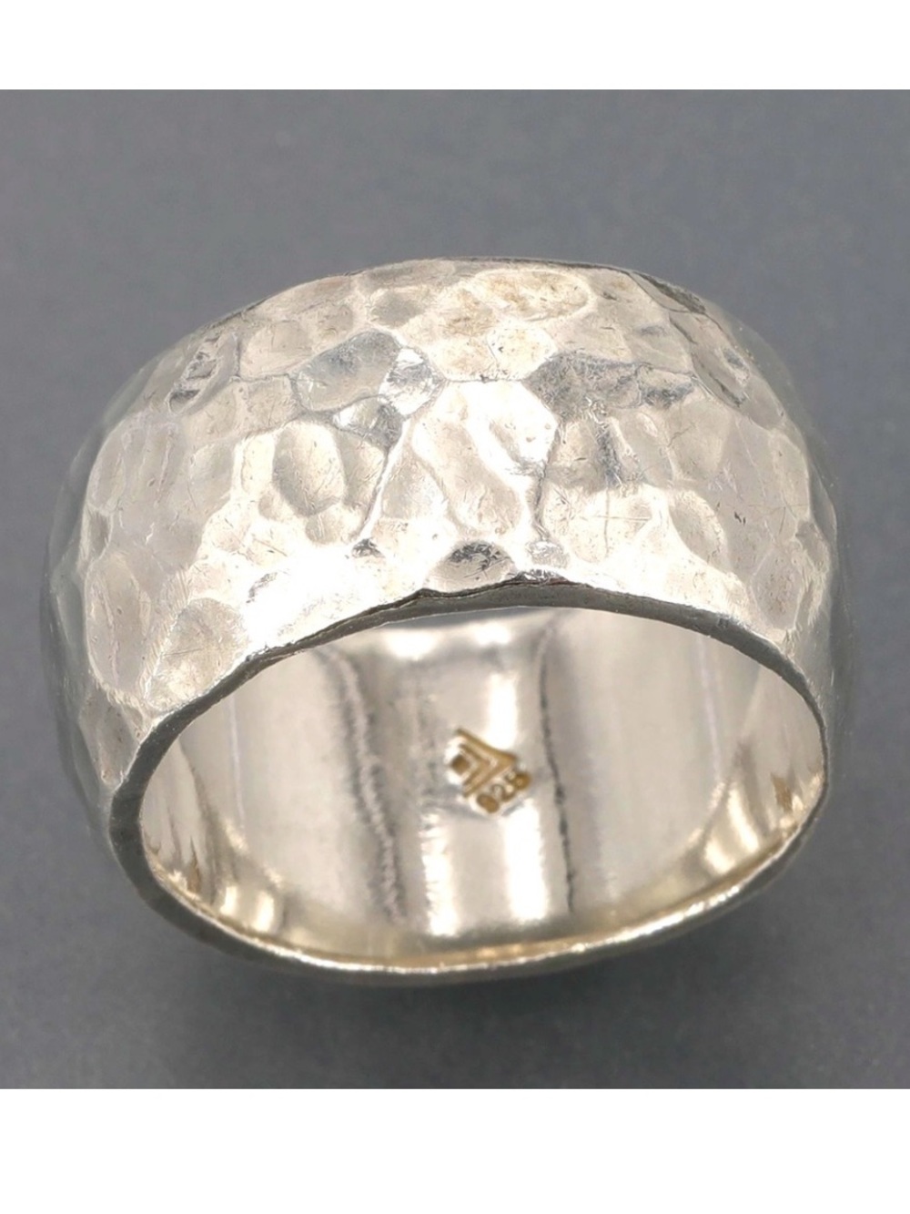 Silpada Vintage Heavy
Hammered Sterling Silver
Wide Band Ring Size 8